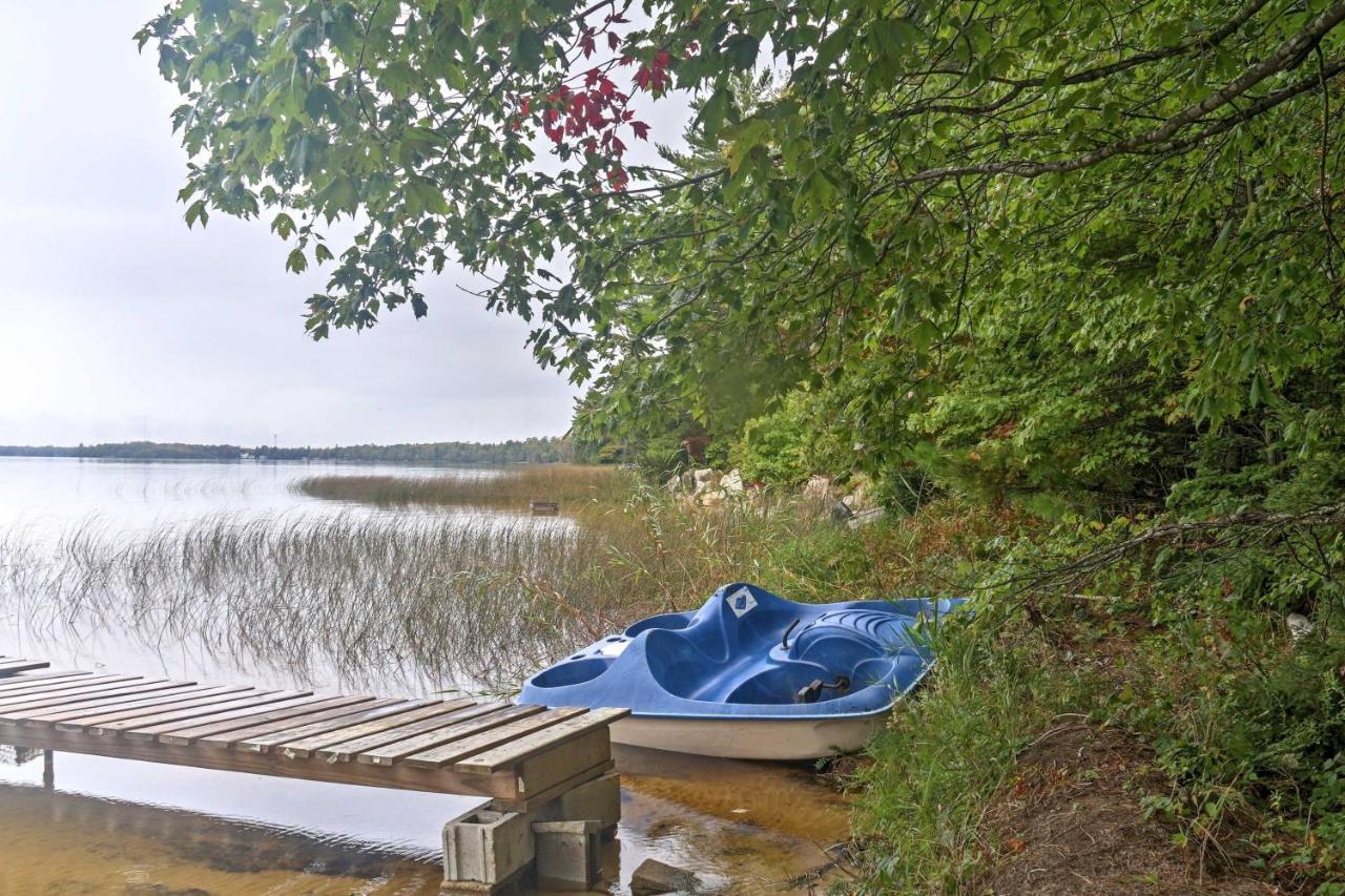 فيلا Gould City Lakefront Hideaway With Dock And Rowboat! المظهر الخارجي الصورة